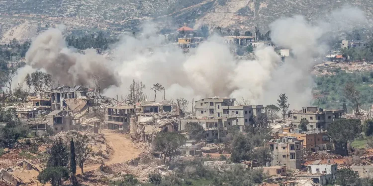 Israel kembali melancarkan serangan udara ke Lebanon selatan dan menghantam area dekat rumah sakit meski kedua negara telah menyepakati kerangka perdamaian.
