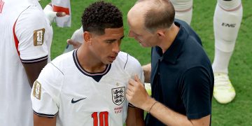 Jude Bellingham menjadi sorotan setelah terlibat insiden dengan pemain Argentina usai Inggris kalah dramatis pada semifinal Piala Dunia 2026.