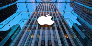 Apple sempat menjadi perusahaan paling bernilai di dunia setelah melampaui Nvidia. Simak penyebab kenaikan saham dan perubahan kapitalisasi pasarnya.
