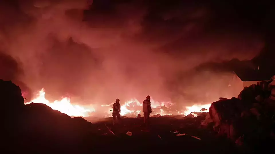 Pabrik Plastik di Kabupaten Tangerang Terbakar, Kerugian Ditaksir Mencapai Rp2 Miliar
