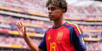 Lamine Yamal percaya diri menghadapi Prancis di semifinal Piala Dunia 2026. Bintang muda Spanyol yakin timnya menjadi lawan yang paling ditakuti.