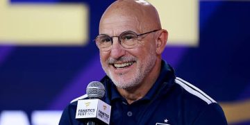 Pelatih Spanyol Luis de la Fuente menegaskan Argentina akan bermain sportif pada final Piala Dunia 2026. Simak komentar dan statistik kedua tim.