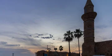 Parlemen Israel menyetujui RUU pembatasan penggunaan pengeras suara di masjid. OKI mengecam kebijakan tersebut karena dinilai melanggar kebebasan beragama.