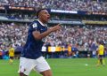 Kylian Mbappe mencetak dua gol saat Prancis mengalahkan Swedia 3-0 di Piala Dunia 2026 sekaligus mencatat rekor baru dalam sejarah turnamen.