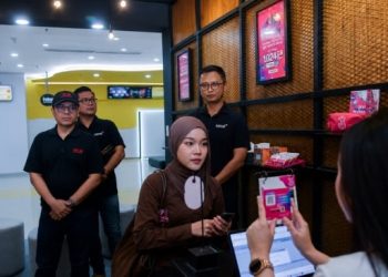 Komdigi menemukan praktik penjual mengaktifkan kartu SIM menggunakan wajah sendiri sebelum dijual kepada pelanggan. Simak penjelasan lengkapnya.