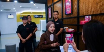 Komdigi menemukan praktik penjual mengaktifkan kartu SIM menggunakan wajah sendiri sebelum dijual kepada pelanggan. Simak penjelasan lengkapnya.