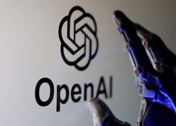 Apple menggugat OpenAI atas dugaan pencurian rahasia dagang terkait pengembangan perangkat keras. OpenAI membantah seluruh tuduhan tersebut.