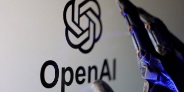 Apple menggugat OpenAI atas dugaan pencurian rahasia dagang terkait pengembangan perangkat keras. OpenAI membantah seluruh tuduhan tersebut.