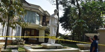 Polisi masih mendalami kepemilikan rumah di Sentul yang digeledah dalam penyidikan dugaan korupsi, gratifikasi, suap, dan TPPU. Simak perkembangan terbarunya.