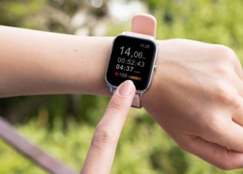 Tangan gatal setelah memakai jam tangan saat olahraga bisa dipicu keringat, gesekan, hingga alergi bahan. Kenali penyebab dan cara mengatasinya.