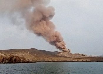 Status Gunung Anak Krakatau resmi naik menjadi Level III Siaga setelah aktivitas vulkanik meningkat. Masyarakat diminta tidak mendekati kawah dalam radius 5 kilometer.