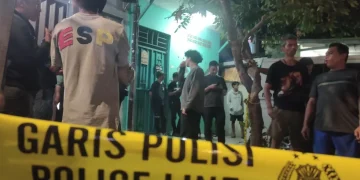 Seorang wanita ditemukan meninggal dunia di sebuah kos di Grogol Petamburan, Jakarta Barat. Polisi masih menyelidiki penyebab kematian korban.