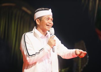 Bupati Purwakarta Om Zein buka suara terkait polemik lagu Lalaki Langit. Simak penjelasan lengkap mengenai makna lirik dan alasan di balik penciptaannya.