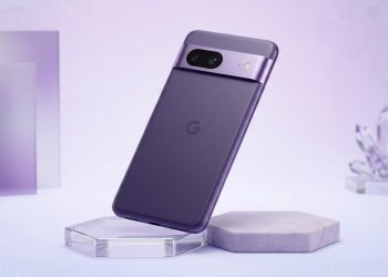 Bocoran Google Pixel 11a mengungkap penggunaan chip Tensor G6, modem MediaTek M90, layar 120 Hz, dan baterai 4.870 mAh.