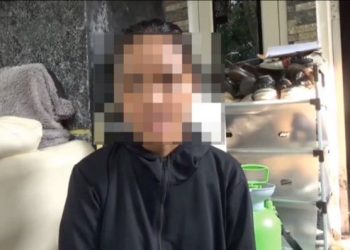 Polisi mengusut kasus penyekapan dan penganiayaan terhadap seorang wanita di Bekasi. Satu pelaku ditangkap, sementara pelaku utama masih diburu.