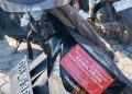 Pemerintah NTT mulai menerapkan pembatasan pembelian Pertalite bagi kendaraan yang menunggak pajak. Simak aturan, mekanisme stiker, dan tanggapan akademisi.
