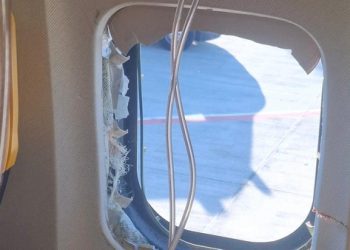 Pesawat Boeing 737 NG milik Ryanair mendarat darurat setelah jendela kabin terlepas saat terbang. Simak kronologi lengkap dan hasil investigasi awal.