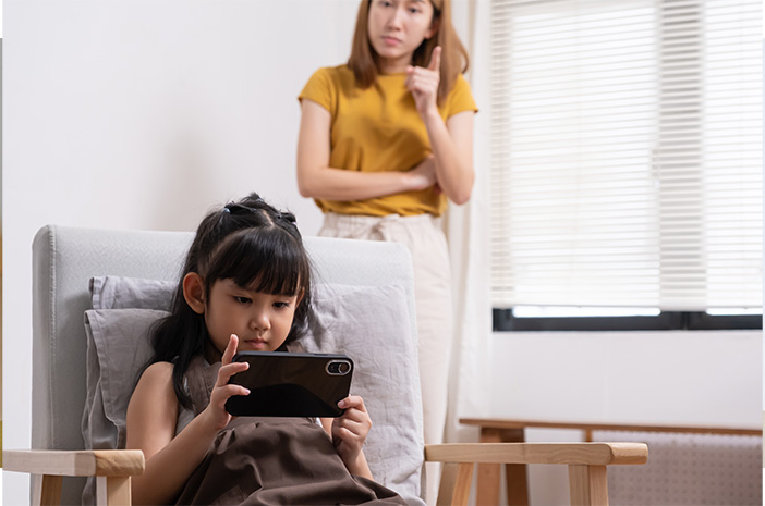 Anak Sulit Lepas dari Gadget? Pakar Bagikan Langkah yang Tepat untuk Orang Tua