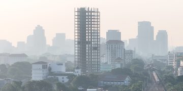 Paparan polusi udara dapat memicu batuk, sakit kepala, hingga iritasi kulit. Kenali tanda-tanda tubuh yang terlalu sering terpapar udara tercemar.