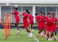Timnas Indonesia memulai perjuangan di Piala AFF 2026 dengan menghadapi Kamboja. Simak jadwal pertandingan, rekor pertemuan, dan peluang Garuda.