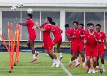Timnas Indonesia memulai perjuangan di Piala AFF 2026 dengan menghadapi Kamboja. Simak jadwal pertandingan, rekor pertemuan, dan peluang Garuda.