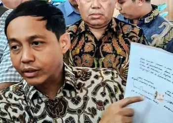 Menhut Raja Juli melaporkan penolakan gratifikasi dari Bupati Kuansing ke KPK. Simak aturan terbaru pelaporan gratifikasi berdasarkan Perkom Nomor 1 Tahun 2026.