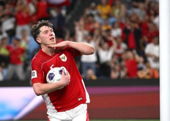Fortuna Sittard dikabarkan tertarik meminjam Ole Romeny dari Oxford United. Striker Timnas Indonesia berpeluang kembali bermain di Liga Belanda.