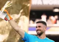 Unai Simon sukses membawa Spanyol juara Piala Dunia 2026 sekaligus meraih penghargaan Sarung Tangan Emas berkat performa luar biasa sepanjang turnamen.