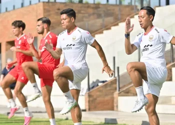 Piala AFF 2026 siap bergulir setelah berakhirnya Piala Dunia 2026. Simak jadwal, pembagian grup, format pertandingan, dan perjuangan Timnas Indonesia.