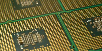 Samsung diperkirakan mencetak lonjakan laba dan pendapatan berkat tingginya permintaan chip AI. Simak analisis terbaru prospek saham dan bisnis semikonduktor.