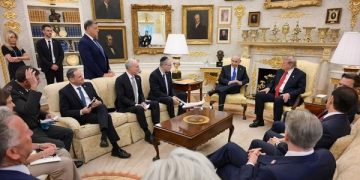 Pertemuan Donald Trump dan Benjamin Netanyahu di Gedung Putih memunculkan berbagai sorotan. Simak sejumlah tanda yang dinilai menunjukkan perubahan suasana hubungan keduanya.