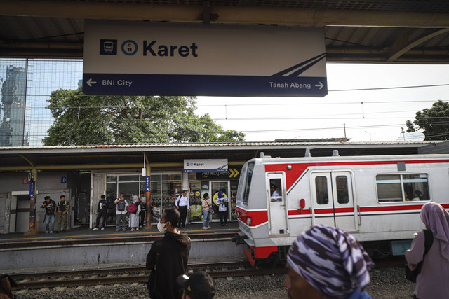 Stasiun Karet berhenti melayani penumpang mulai 1 September 2026. Pengguna KRL akan dialihkan ke Stasiun BNI City melalui akses selasar.
