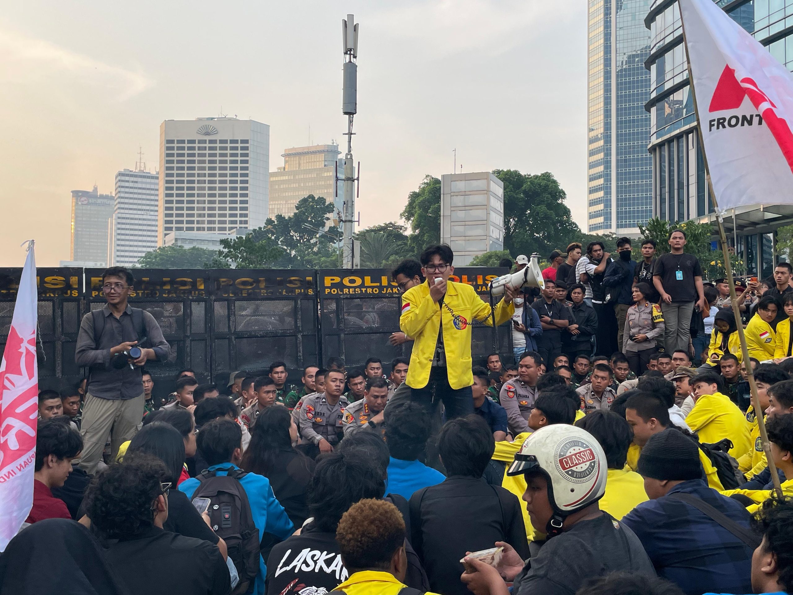 BEM UI Gelar Aksi di Bundaran HI, Ini Tuntutan yang Dibawa Mahasiswa