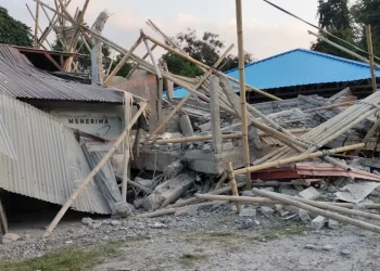 Korban gempa NTT M 7,7 bertambah menjadi lima orang. Dua korban berada di Sikka dan tiga lainnya di Manggarai akibat dampak gempa di Flores.