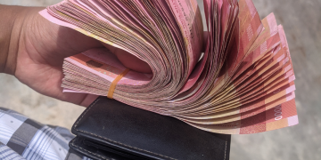 Mendagri Tito Karnavian mengevaluasi 26 daerah yang masih kesulitan membayar gaji PPPK meski pemerintah pusat telah menyalurkan Rp18,9 triliun.