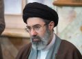 Presiden Iran Masoud Pezeshkian bertemu Mojtaba Khamenei pada akhir Juli. Keduanya membahas persoalan militer, ekonomi, energi, dan hubungan luar negeri Iran.