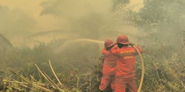 Kabut asap dari karhutla Indonesia menyelimuti Malaysia. Kualitas udara di Serian, Sarawak, mencapai API 182 dan masuk kategori tidak sehat.
