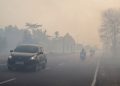 Asap karhutla kembali pekat di Pontianak. Orang tua siswa meminta sekolah diliburkan atau menerapkan belajar daring karena kualitas udara masuk kategori berbahaya.