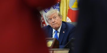 Persediaan sejumlah rudal AS dilaporkan menipis setelah perang dengan Iran. Trump membantah kekurangan amunisi meski Washington terus mempercepat produksi.