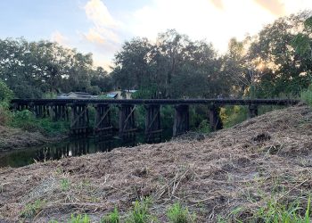 amish ghost bridge, misteri jembatan pinecraft, legenda tragedi amos ingrid