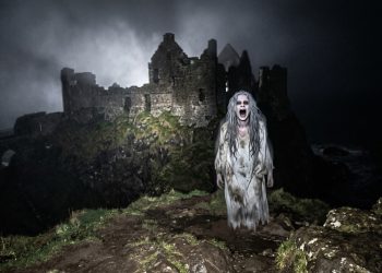Banshee hantu pembawa kabar kematian, mitos banshee irlandia, jeritan pembawa kematian