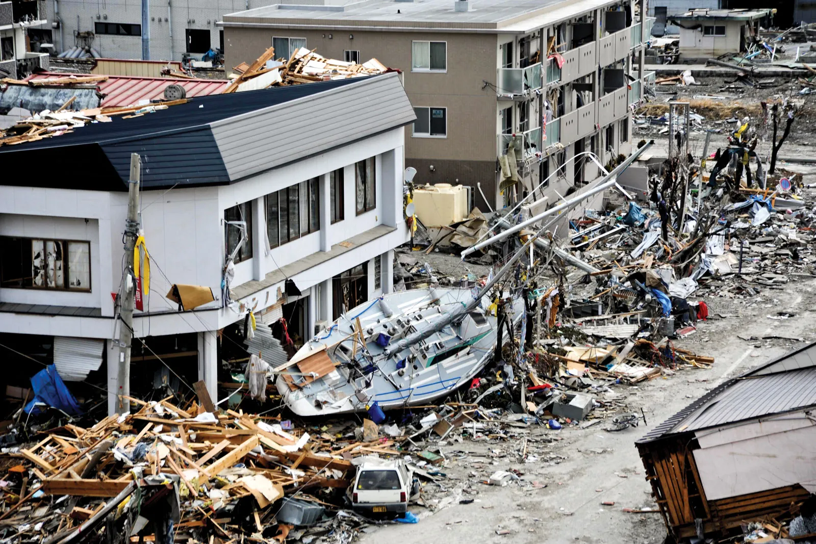 Tsunami Jepang 2011