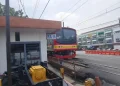 Siswa SMA berusia 18 tahun tewas setelah motor yang dikendarainya tertemper KRL Duri-Tangerang di kawasan Kalideres, Jakarta Barat.
