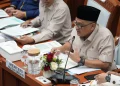 Biaya haji 2027 diusulkan Rp107,34 juta per jemaah. Pemerintah juga mengungkap dana DP sekitar Rp66 miliar diblokir Arab Saudi.