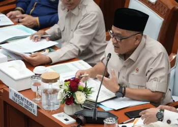 Biaya haji 2027 diusulkan Rp107,34 juta per jemaah. Pemerintah juga mengungkap dana DP sekitar Rp66 miliar diblokir Arab Saudi.