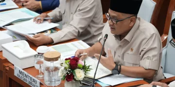 Biaya haji 2027 diusulkan Rp107,34 juta per jemaah. Pemerintah juga mengungkap dana DP sekitar Rp66 miliar diblokir Arab Saudi.