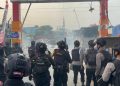 BNN menggerebek sarang narkoba di Kampung Bahari, Jakarta Utara. Sejumlah bandar ditangkap setelah petugas mendapat perlawanan dari loyalis.