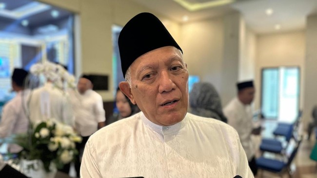 Gus Kikin resmi terpilih sebagai Ketum PBNU 2026-2031. Simak profil, pendidikan, keluarga, perjalanan organisasi, dan gagasan yang dibawanya.