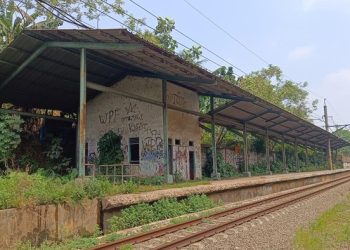 Warga berharap Stasiun Gunung Putri di Bogor kembali beroperasi. KCI menyebut pembangunan dan reaktivasi stasiun menjadi kewenangan regulator. (Foto: Rizky/detikcom)