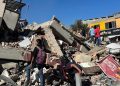 Gempa M 7,4 mengguncang wilayah barat Kolombia dan menewaskan 111 orang. Presiden Abelardo de la Espriella menetapkan status darurat nasional.